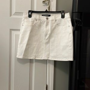 Express high rise skirt 💗